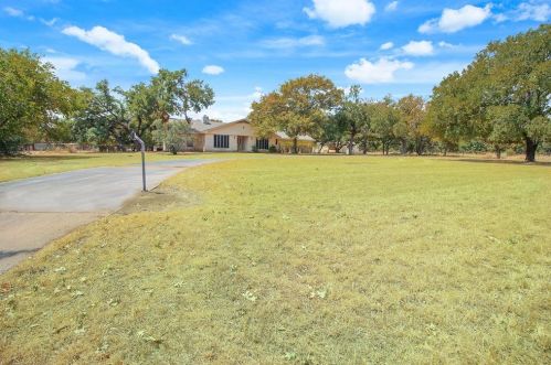 3006 Brangus Rd, Georgetown, TX 78628-1805