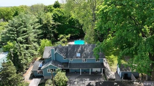 10 Downing St, Ridgewood, NJ 07450-1606
