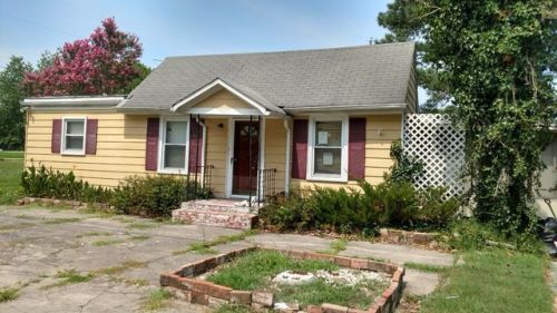 5331 New Point Comfort Hwy, Shadow, VA 23163
