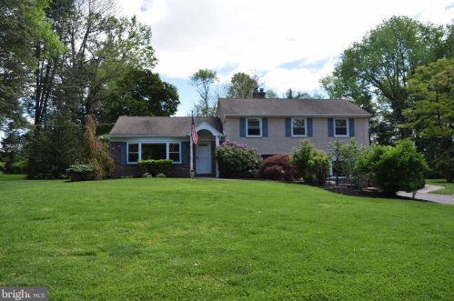 22 Carriage Dr, Media, PA 19063-4413