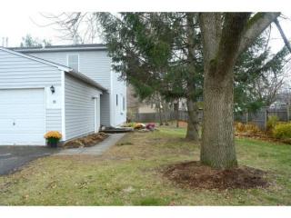 11 Fairmont Pl, Burlington VT  05408-1929 exterior
