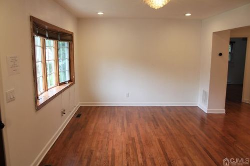 113 Calvert Ave, Edison, NJ 08820-3827