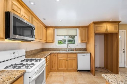 121 Barbara St, Anaheim CA  92806-3825 exterior
