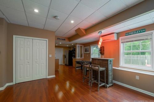 270 Budding Rdg, Southington CT  06489-4226 exterior