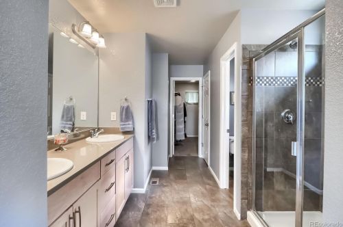 26901 Roxbury Pl, Denver CO  80016-7528 exterior