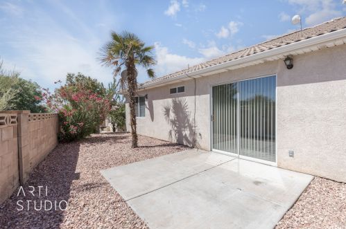 2056 Middleton Dr, Saint George UT  84770-8637 exterior