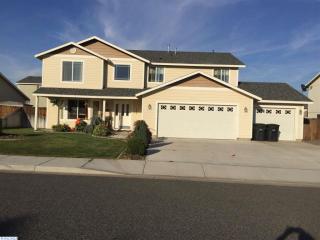 4329 Campolina Ln, Pasco, WA 99301-8332
