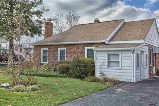 148 Edgewood Rd, York, PA 17402-3006