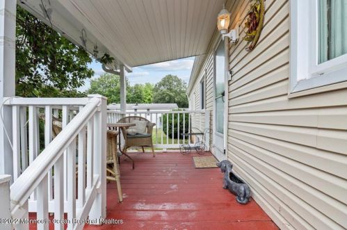 11 Raccoon Ave, Lakehurst, NJ 08759-3625