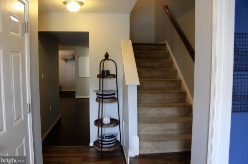330 Rumbling Rock Rd, Hedgesville, WV 25427-4432