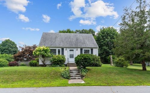 35 Clemente Dr, Warwick, RI 02818-2703