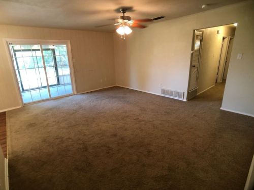 1107 Cozby St, Fort Worth TX  76126-3626 exterior