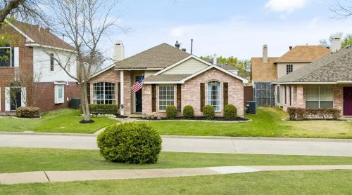 2117 Carnation Ct, Garland TX 75040-2805 exterior