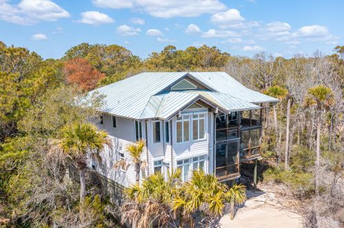 395 Pelican Flight Dr, Isle Of Palms, SC 29451-9411