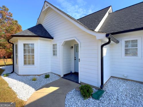 100 Ingrams Ln, Locust Grove GA  30248-3902 exterior
