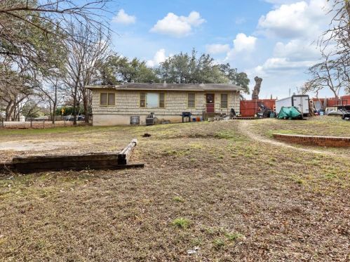 1300 Quail Trl, Fort Worth TX  76114-2321 exterior