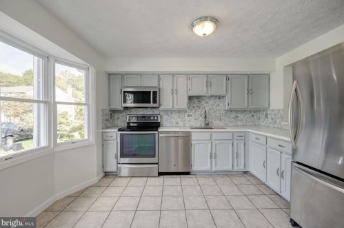 8108 Steeple Chase Ct, Springfield VA  22153-3615 exterior