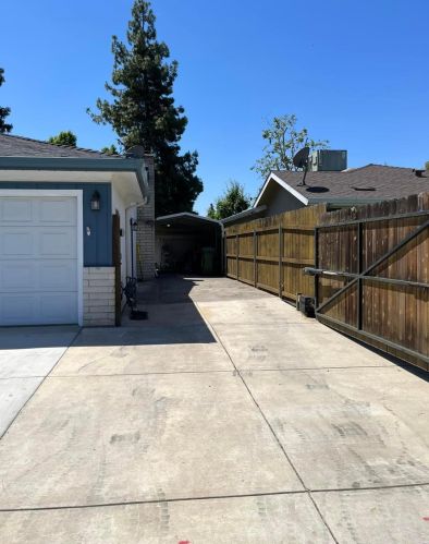 2330 Burton Way, Lodi, CA 95242-2812