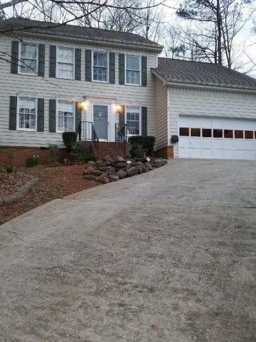 2490 Broadmoor Ct, Lithonia, GA 30039-4472