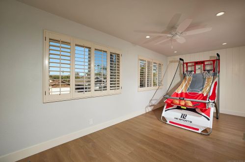 1434 Kings Cross Dr, Cardiff By The Sea CA  92007-1316 exterior