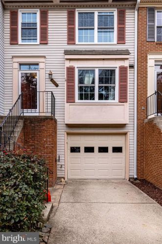 8639 Rocky Gap Ct, Lorton, VA 22079-3083