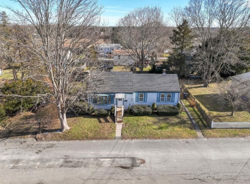 37 Cornell Ave, Warren, RI 02885-1903