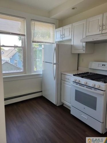 36 Paul St, Perth Amboy, NJ 08863-2111