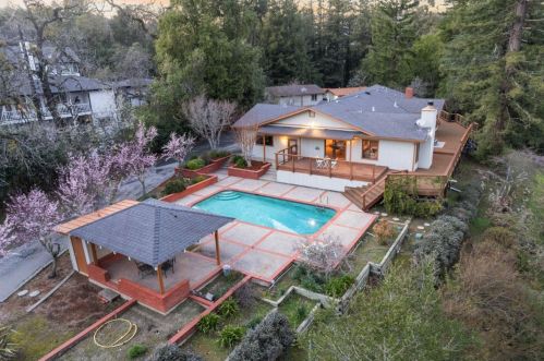 19330 Black Rd, Los Gatos, CA 95033-9570
