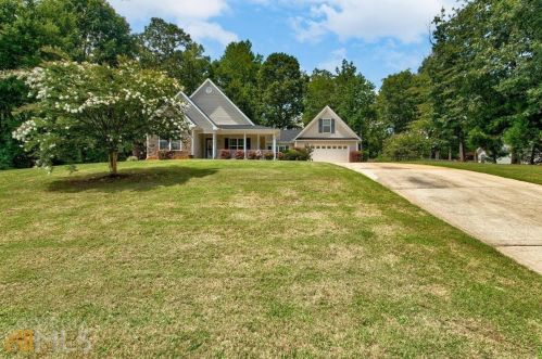 606 Onieda Dr, Locust Grove, GA 30248-2180