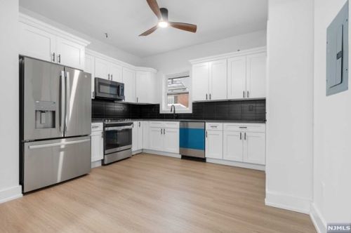 23 Roma St, Nutley, NJ 07110-1915