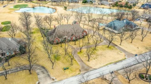 9607 Divot Dr, Granbury, TX 76049-4466