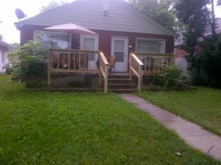 863 Berkley Rd, Indianapolis IN  46208-3316 exterior