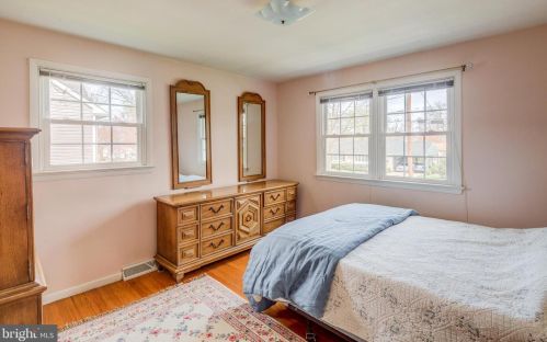 852 Wayside Ln, Haddonfield NJ 08033-1047 exterior