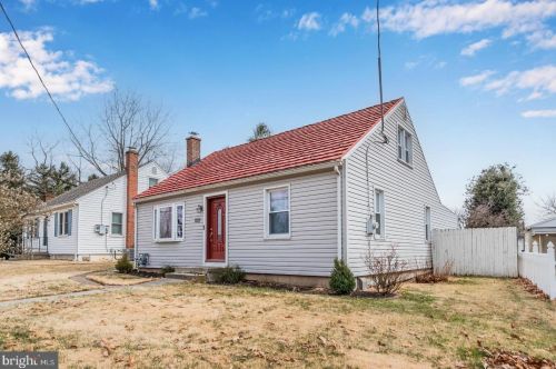8121 Chambers Hill Rd, Harrisburg, PA 17111-5413