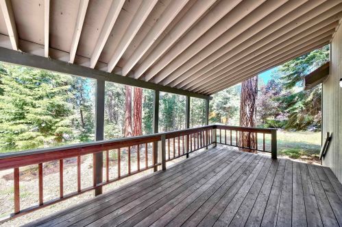 10704 Jeffrey Way, Truckee CA  96161-2520 exterior