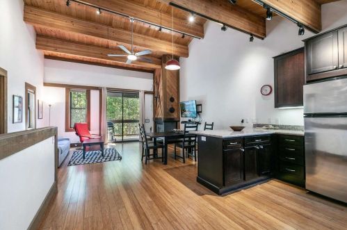3069 Silver Strike, Truckee CA  96161-4207 exterior
