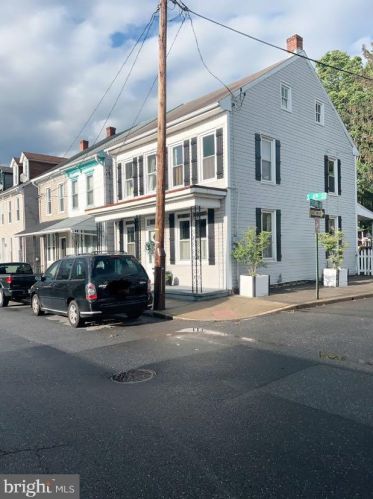 310 6th St, Lebanon, PA 17046-4828