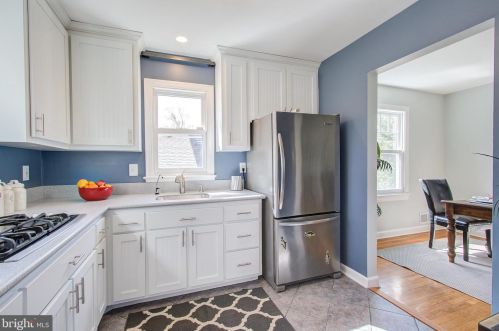 24 Pine Ave, Silver Spring MD 20912-4677 exterior