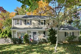186 Brookside Ave, Allendale, NJ 07401-1847