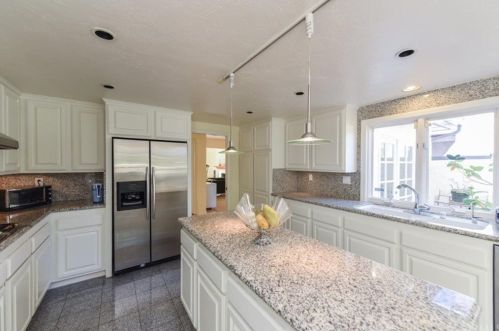 15 Sunrise, Irvine CA  92603-3719 exterior