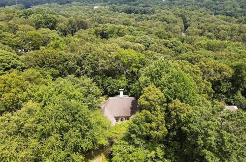 250 Cameron Ridge Dr, Atlanta GA  30328-4709 exterior