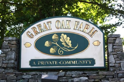 15 Rustic Ln, Upper Stepney, CT 06468-1286
