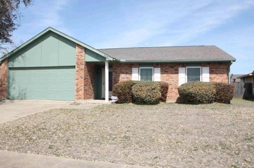 4021 Engleman St, Fort Worth, TX 76137-1416