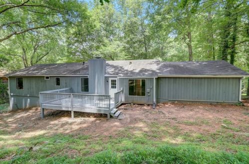 591 Raven Springs Trl, Stone Mountain, GA 30087-4835