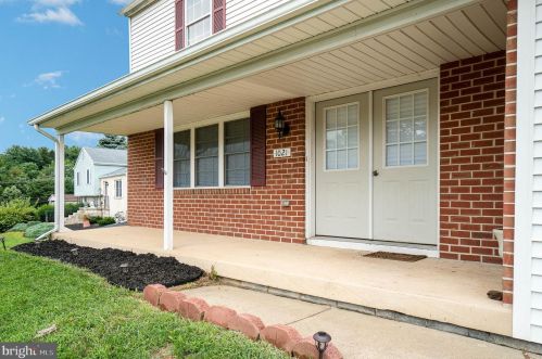 1021 Canford Rd, York, PA 17406-1741