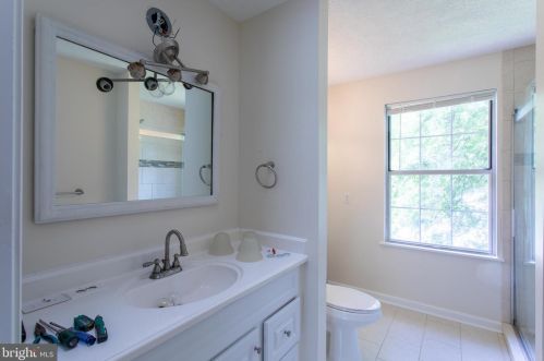 1178 Holly Ave, Shady Side MD 20764-9550 exterior