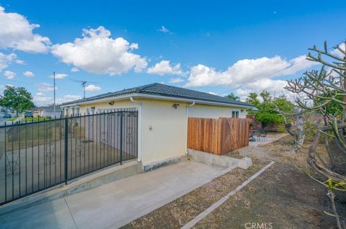 2440 Gramercy Ave, Anaheim CA  92801-3227 exterior