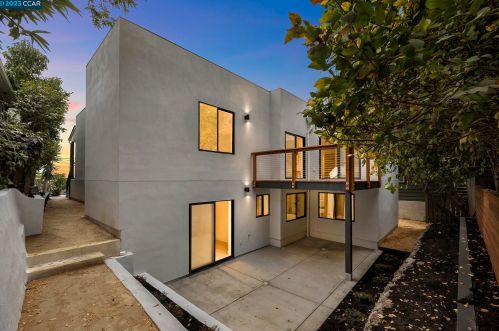 933 Oxford St, Berkeley CA  94707-2434 exterior
