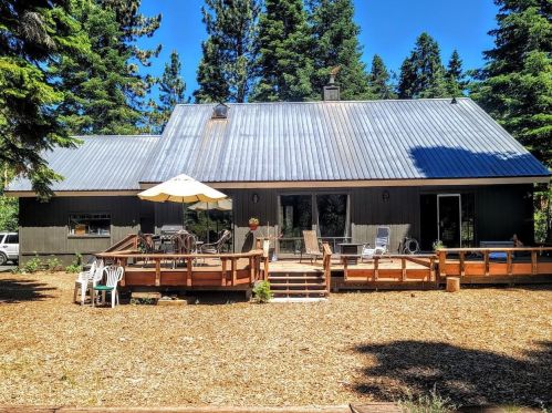 11765 Silverfir Dr, Truckee CA  96161-3211 exterior