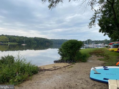 414 Ben Oaks Dr, Severna Park MD 21146-2207 exterior